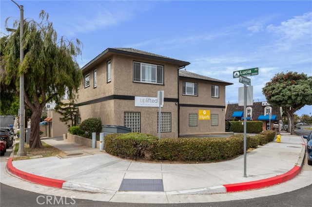 824 Torrance, Redondo Beach CA: https://media.crmls.org/medias/eae2fed8-120f-4c6d-b87a-3129336c61b3.jpg
