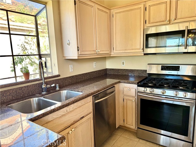 Detail Gallery Image 15 of 40 For 18110 Erik Ct #592,  Canyon Country,  CA 91387 - 2 Beds | 2 Baths