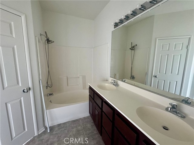 Image 7 of 11 For 4450 Brisbane Way 3