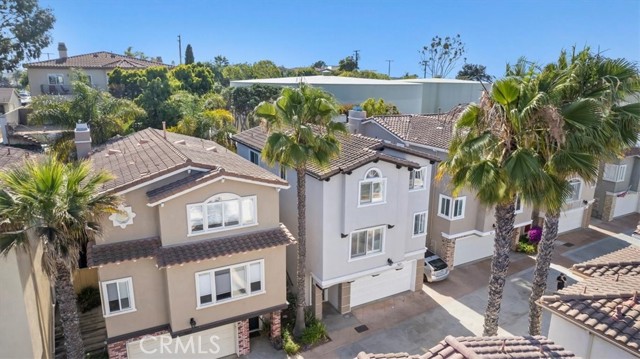 Beautiful neighborhood on private road