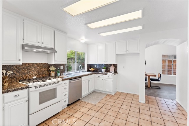 Detail Gallery Image 10 of 48 For 15 Temecula Ct, Rancho Santa Margarita,  CA 92688 - 3 Beds | 2/1 Baths