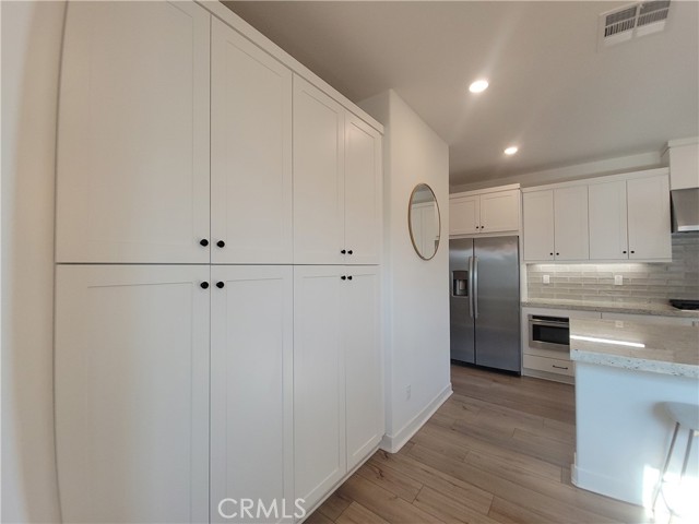 Detail Gallery Image 12 of 39 For 27078 Painted Sky Way, Valencia,  CA 91381 - 3 Beds | 2/1 Baths