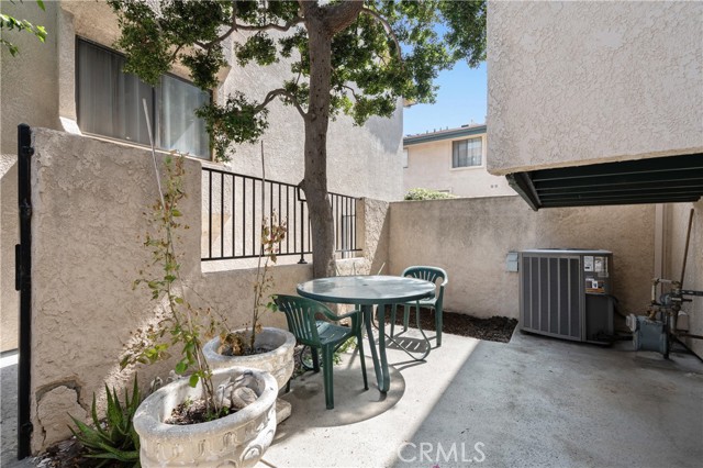 Detail Gallery Image 2 of 40 For 7137 Shoup Ave #34,  West Hills,  CA 91307 - 2 Beds | 2/1 Baths