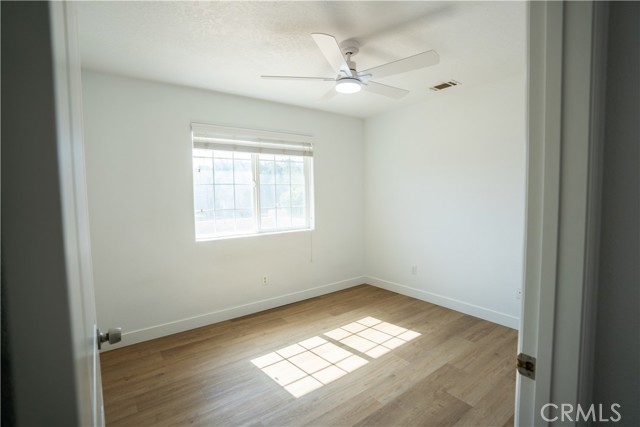 7122 Aster Road, Oak Hills CA: https://media.crmls.org/medias/eae6665d-d1b1-4293-b9f6-8bb13952a976.jpg