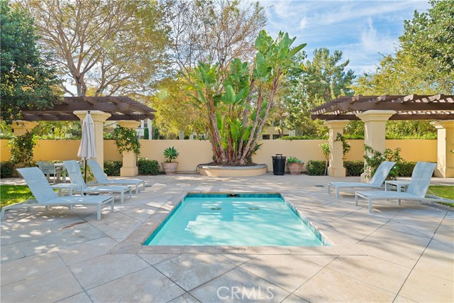38 Stepping Stone, Irvine CA: https://media.crmls.org/medias/eae68594-a544-48e7-9a32-99557510f74b.jpg
