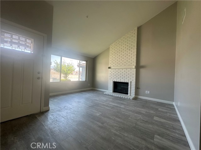 Detail Gallery Image 5 of 17 For 17175 Micallef St, Fontana,  CA 92336 - 3 Beds | 2 Baths