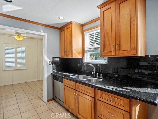 Detail Gallery Image 10 of 41 For 210 W Ash Ave, Burbank,  CA 91502 - 2 Beds | 1 Baths