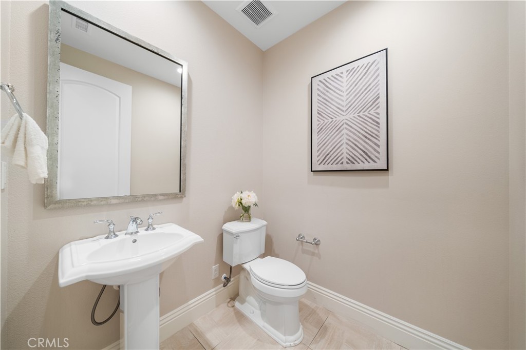 MLS #OC25246065 image #5