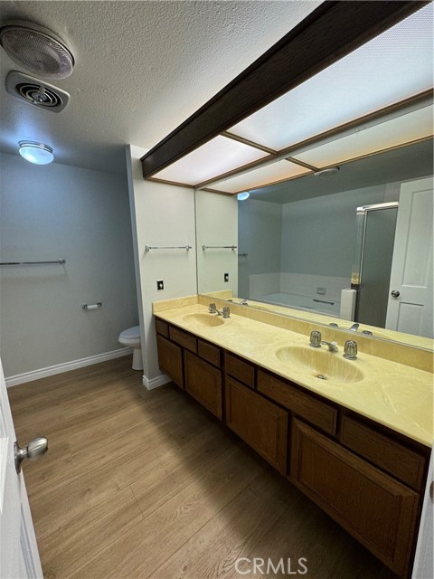 Detail Gallery Image 12 of 17 For 19029 Nordhoff St #204,  Northridge,  CA 91324 - 2 Beds | 2 Baths