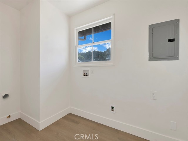 Detail Gallery Image 30 of 34 For 22222 Vanowen, Woodland Hills,  CA 91303 - 5 Beds | 2 Baths