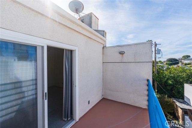 Detail Gallery Image 28 of 42 For 6146 Pacific Coast, Redondo Beach,  CA 90505 - 2 Beds | 3 Baths