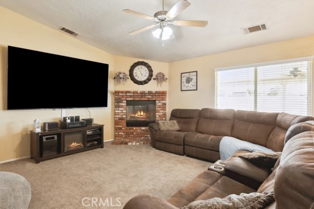Detail Gallery Image 8 of 37 For 8865 7th St, Phelan,  CA 92392 - 3 Beds | 2 Baths