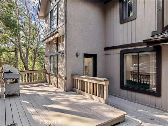 Detail Gallery Image 12 of 42 For 965 Sandalwood Dr, Lake Arrowhead,  CA 92352 - 3 Beds | 3 Baths