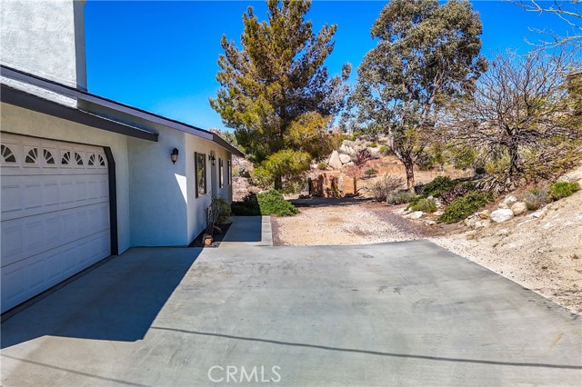 Detail Gallery Image 5 of 64 For 5816 Buena Suerte Rd, Yucca Valley,  CA 92284 - 3 Beds | 2 Baths