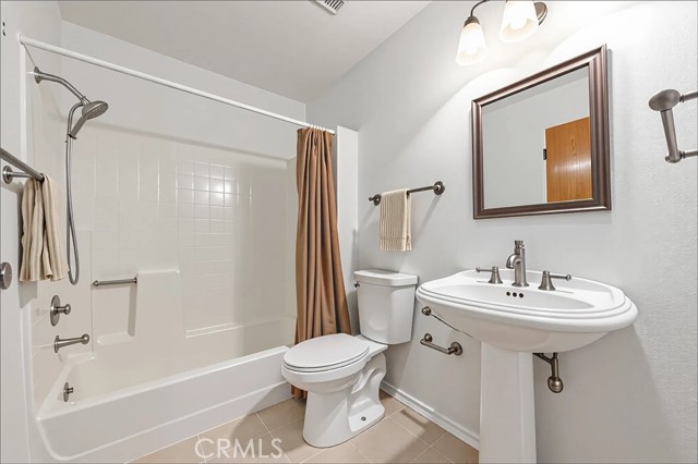 15608 San Moritz Drive, Pine Mountain Club CA: https://media.crmls.org/medias/eaea0e45-eda7-4922-b23a-93cd8ecfe68d.jpg