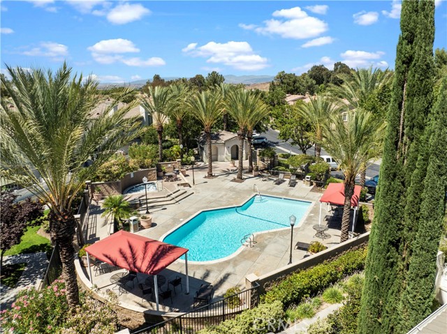Detail Gallery Image 25 of 33 For 25403 Silver Crest Ct, Saugus,  CA 91350 - 3 Beds | 2/1 Baths