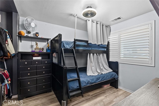26120 Goldman Place, Saugus CA: https://media.crmls.org/medias/eaebdc9e-a1b3-4bc1-8966-294a7eb25756.jpg