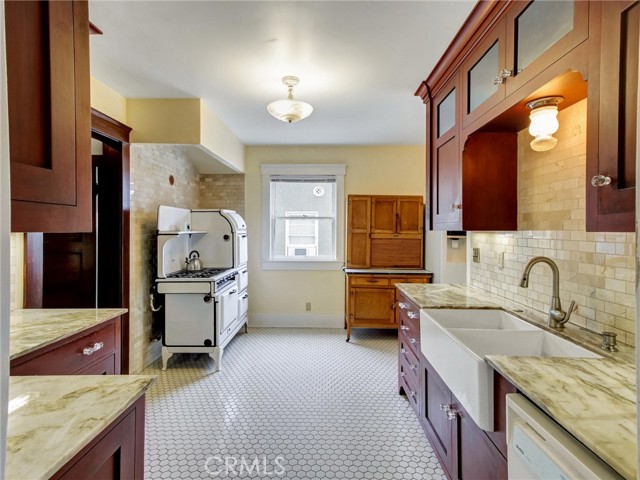 Detail Gallery Image 19 of 40 For 1423 Post Ave, Torrance,  CA 90501 - 5 Beds | 3/1 Baths