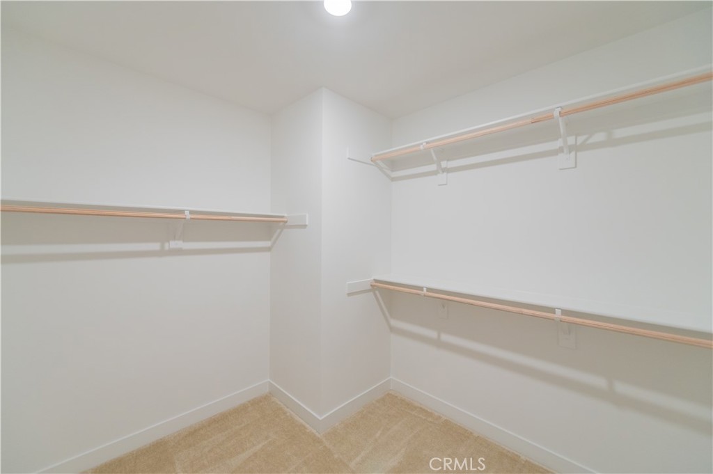 https://media.crmls.org/medias/eaecad7d-cd73-40de-88e6-9032235b4481.jpg?preset=X-Large