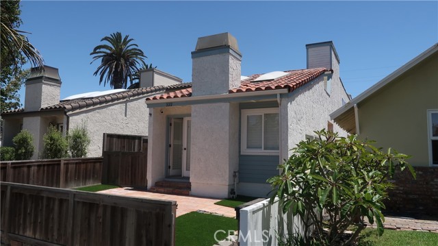 Detail Gallery Image 1 of 50 For 322 12th St, Huntington Beach,  CA 92648 - 3 Beds | 2/1 Baths