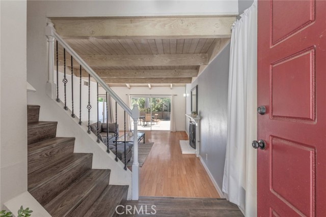 Detail Gallery Image 3 of 30 For 1546 Holly Ct, Thousand Oaks,  CA 91360 - 3 Beds | 2/1 Baths
