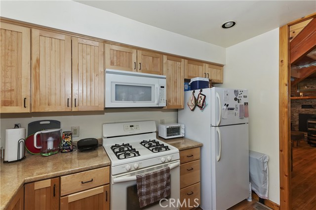 Detail Gallery Image 7 of 33 For 33451 Wild Rose Dr, Green Valley Lake,  CA 92341 - 2 Beds | 2 Baths