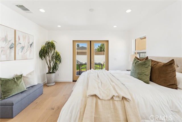 3945 S Norton Avenue, Los Angeles CA: https://media.crmls.org/medias/eaf07673-5617-4bf8-a84a-335a56546dfc.jpg