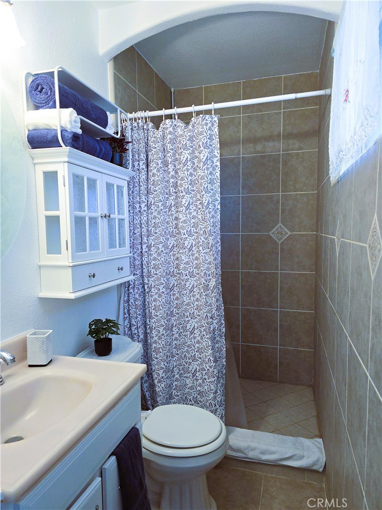 https://media.crmls.org/medias/eaf089e9-462e-4c18-86a8-6fb2a70e9c3b.jpg?preset=X-Large