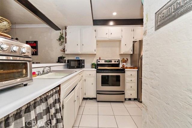 Detail Gallery Image 4 of 26 For 12113 Beverly Bld a,  Whittier,  CA 90601 - 3 Beds | 2 Baths