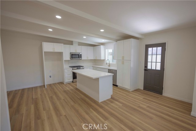 Detail Gallery Image 5 of 48 For 2122 W 10th St, Santa Ana,  CA 92703 - – Beds | – Baths
