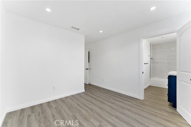 Detail Gallery Image 17 of 43 For 540 W 118th St, Los Angeles,  CA 90044 - 6 Beds | 5 Baths