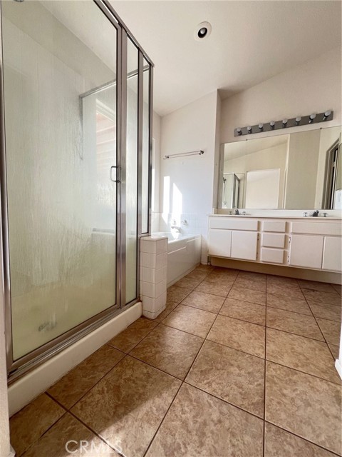 Detail Gallery Image 14 of 21 For 14351 via Roca, Victorville,  CA 92392 - 4 Beds | 2 Baths