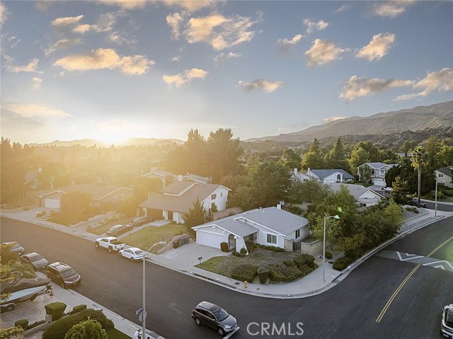 Detail Gallery Image 3 of 45 For 11685 Amigo Ave, Porter Ranch,  CA 91326 - 3 Beds | 2 Baths