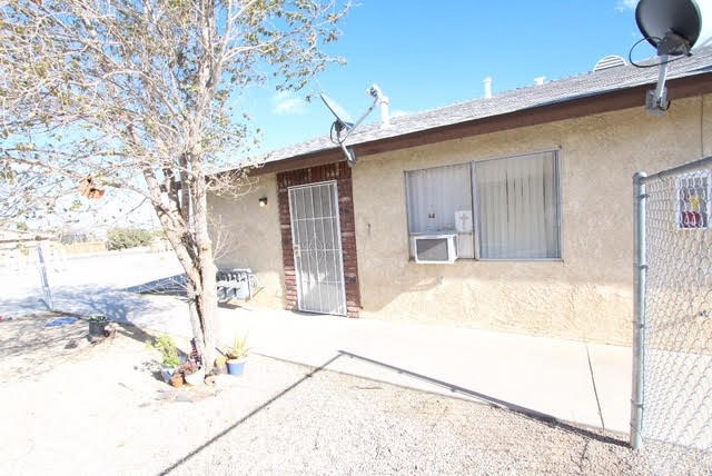 16315 Juniper Street, Hesperia CA: https://media.crmls.org/medias/eaf1bd81-3583-42bc-a28c-9620a78f57c4.jpg