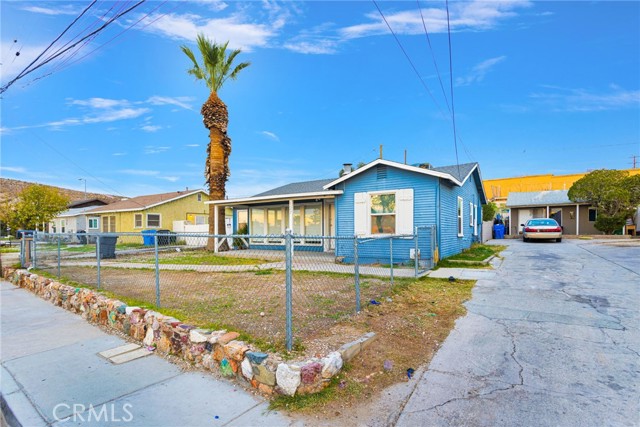 Detail Gallery Image 2 of 30 For 127 May Ave, Barstow,  CA 92311 - 3 Beds | 1 Baths
