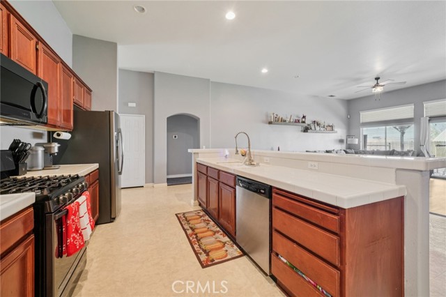 Detail Gallery Image 9 of 32 For 8959 Wedgewood Ct, Hesperia,  CA 92344 - 4 Beds | 3 Baths