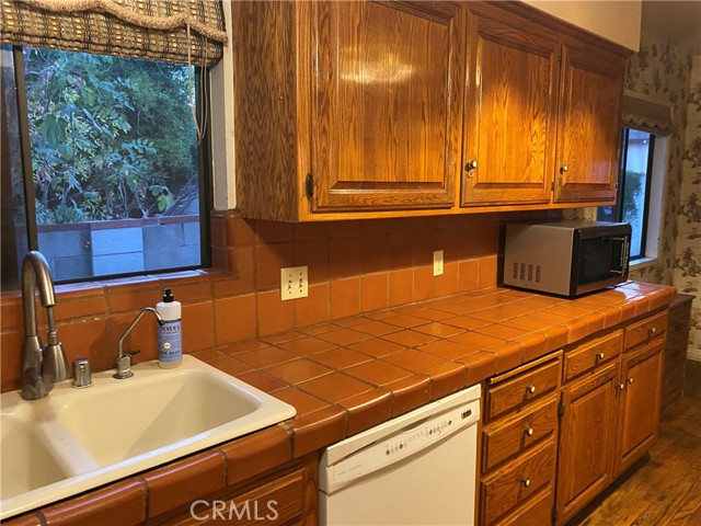 18219 Rayen Street, Northridge CA: https://media.crmls.org/medias/eaf287b1-06c2-4c0e-a29b-3e36ef54a1ae.jpg