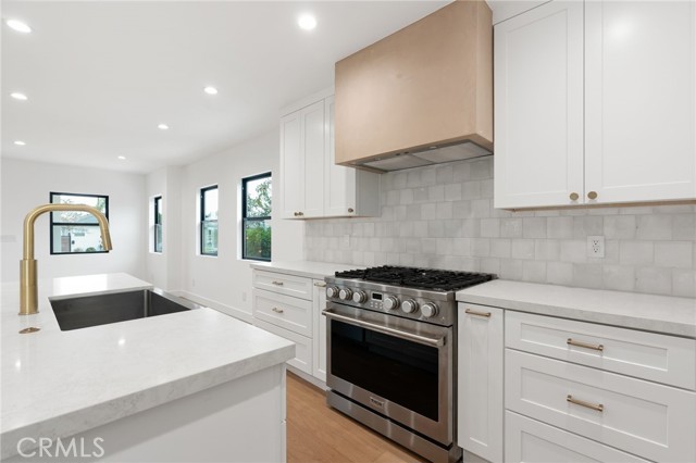8334 Winsford Avenue, Los Angeles CA: https://media.crmls.org/medias/eaf2b8f6-3f4d-4dee-8a7b-90adbf9fc06d.jpg
