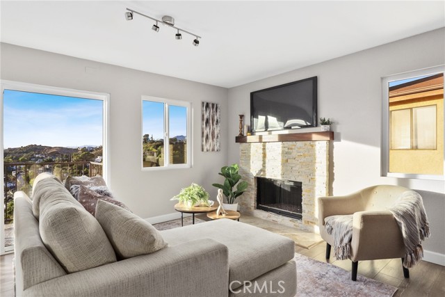 Detail Gallery Image 5 of 42 For 1393 N Avenue 57, Los Angeles,  CA 90042 - 3 Beds | 3 Baths