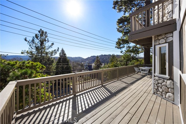 Detail Gallery Image 6 of 44 For 1113 N Grass Valley, Lake Arrowhead,  CA 92352 - 4 Beds | 2 Baths