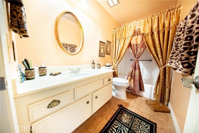 1921 Pine Drive, La Habra CA: https://media.crmls.org/medias/eaf6374b-6a4e-4d88-88f0-8c75ee1c4f90.jpg