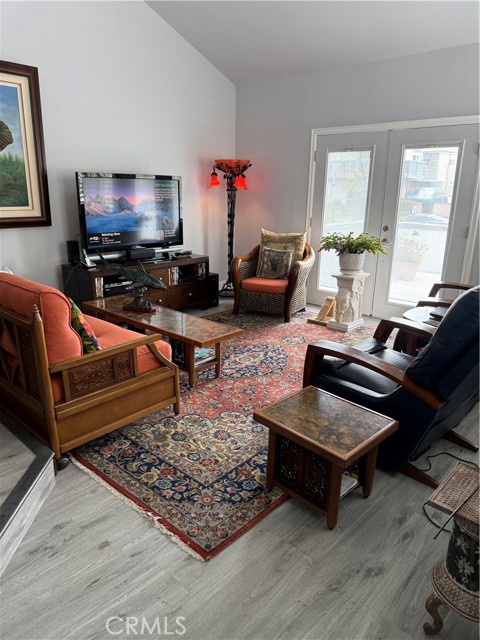 305 21st Street, Huntington Beach CA: https://media.crmls.org/medias/eaf747d1-8586-4fea-8447-086b7cb10ea1.jpg