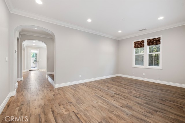 20 Townsend, Irvine CA: https://media.crmls.org/medias/eaf78a69-5313-4496-afbb-ccc19cace054.jpg
