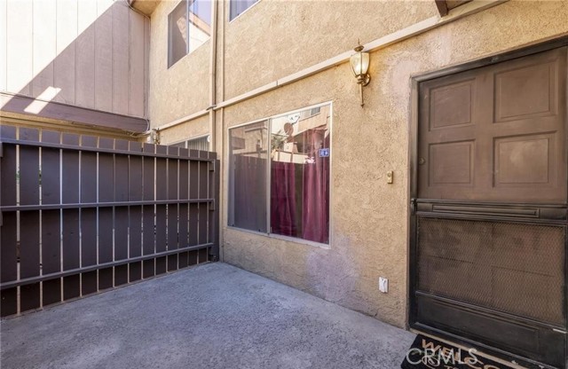 Detail Gallery Image 9 of 27 For 7301 Lennox Ave #D10,  Van Nuys,  CA 91405 - 2 Beds | 1/1 Baths