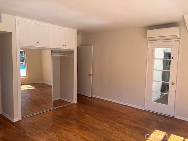 Detail Gallery Image 9 of 22 For 22354 Burbank Bld, Woodland Hills,  CA 91367 - 2 Beds | 1/1 Baths