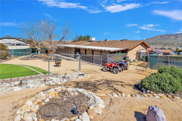 Detail Gallery Image 49 of 70 For 7929 Mono, Hesperia,  CA 92345 - 3 Beds | 2 Baths
