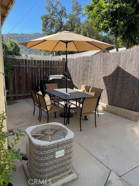 3257 Honolulu Avenue, Glendale CA: https://media.crmls.org/medias/eaf90b80-4f01-4146-9906-4e49c72cdf72.jpg