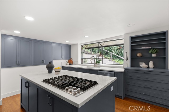 Detail Gallery Image 6 of 34 For 645 Griffith Way, Laguna Beach,  CA 92651 - 3 Beds | 3 Baths