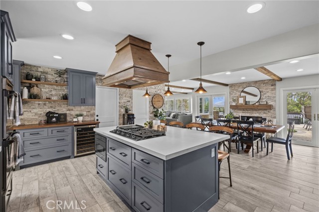 19151 Diplomat Avenue, Corona CA: https://media.crmls.org/medias/eaf92cce-a83e-4826-aea5-4169a6ae8040.jpg