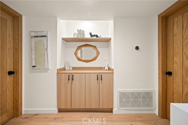 Detail Gallery Image 18 of 24 For 3947 Sumac Dr, Sherman Oaks,  CA 91403 - 4 Beds | 4/1 Baths